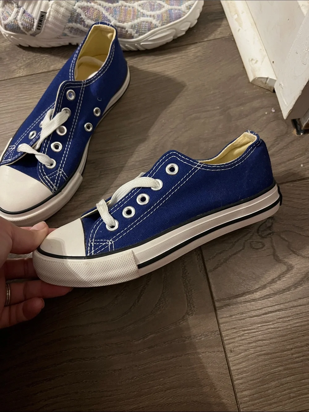 Brand new converse kid shoes